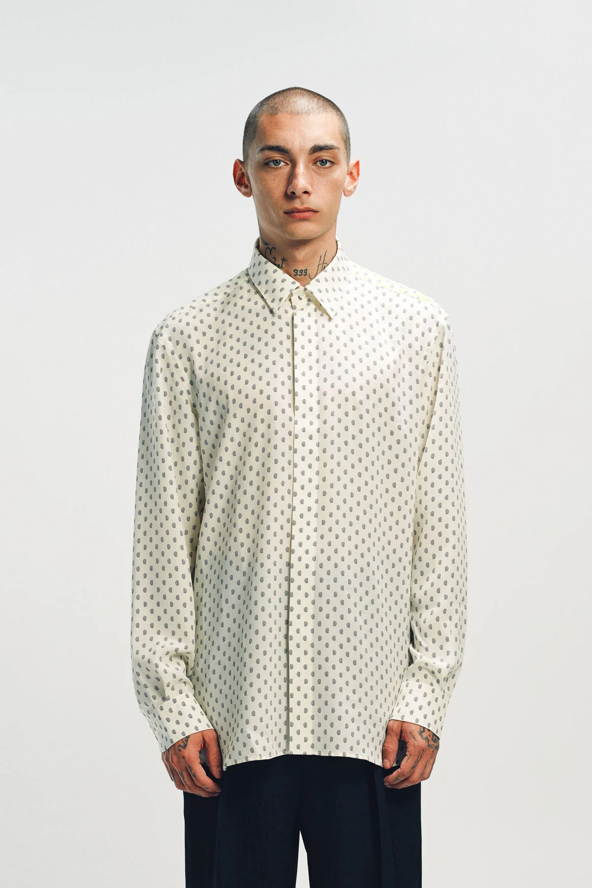 TOM FORD | CREPE DE CHINE PAISLEY PRINT FLUID FIT SHIRT - Image 2