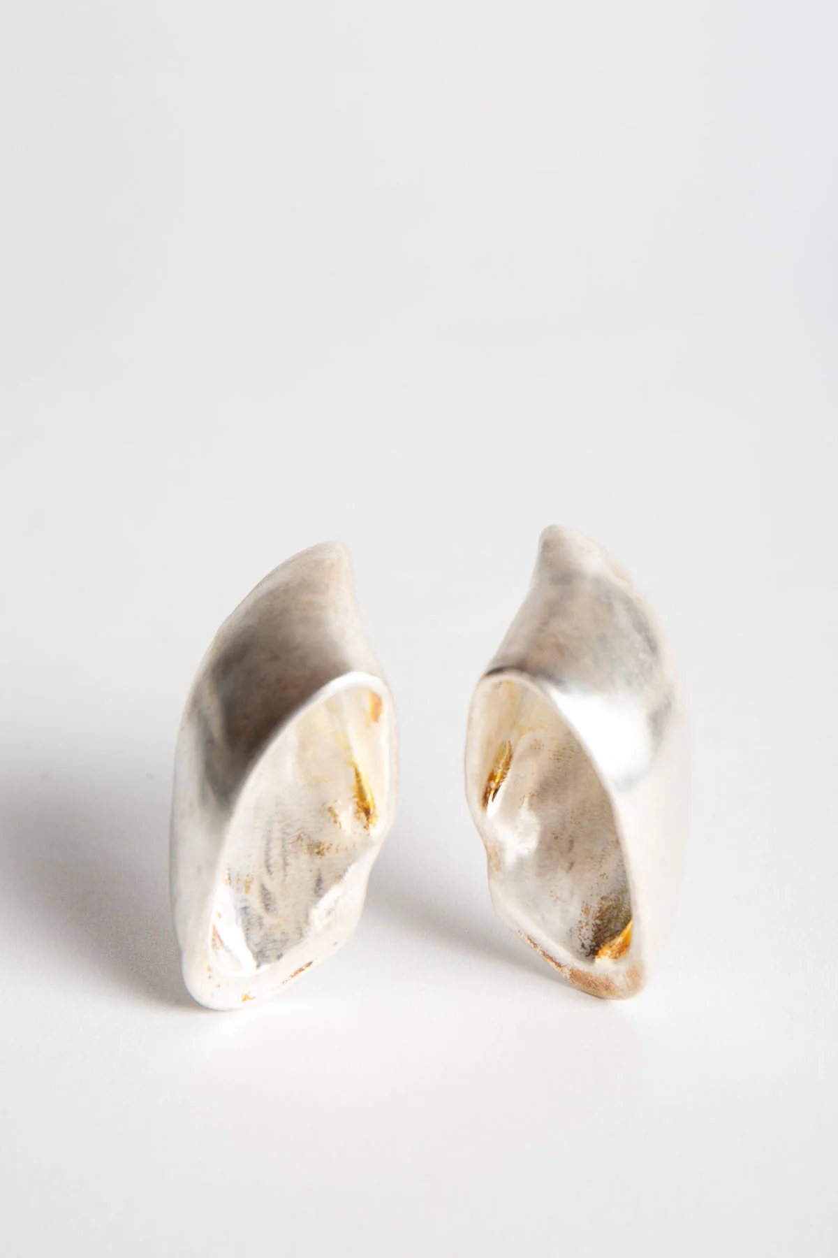 VAGUJHELYI | LARGE HOOF EARRINGS