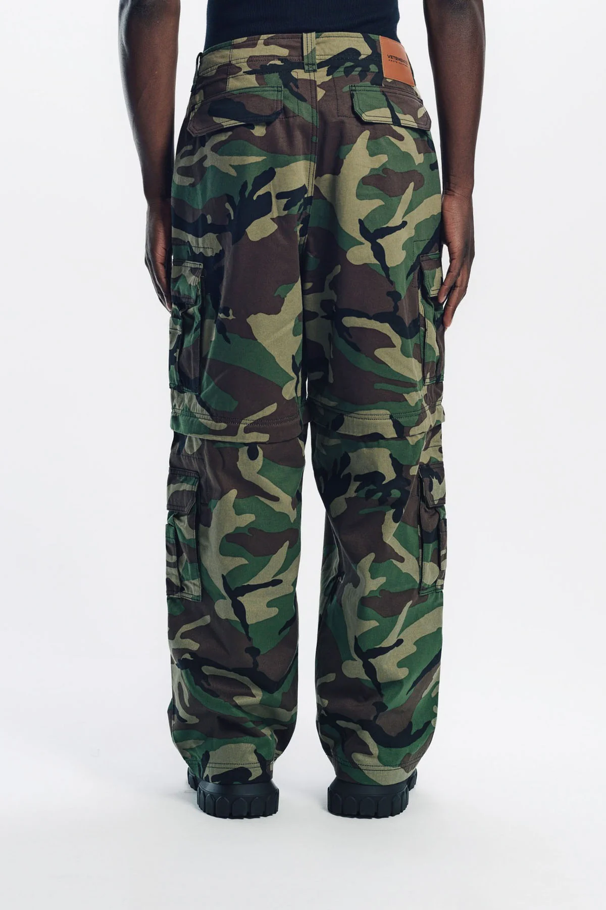 VETEMENTS | CAMO CARGO PANTS - Image 4