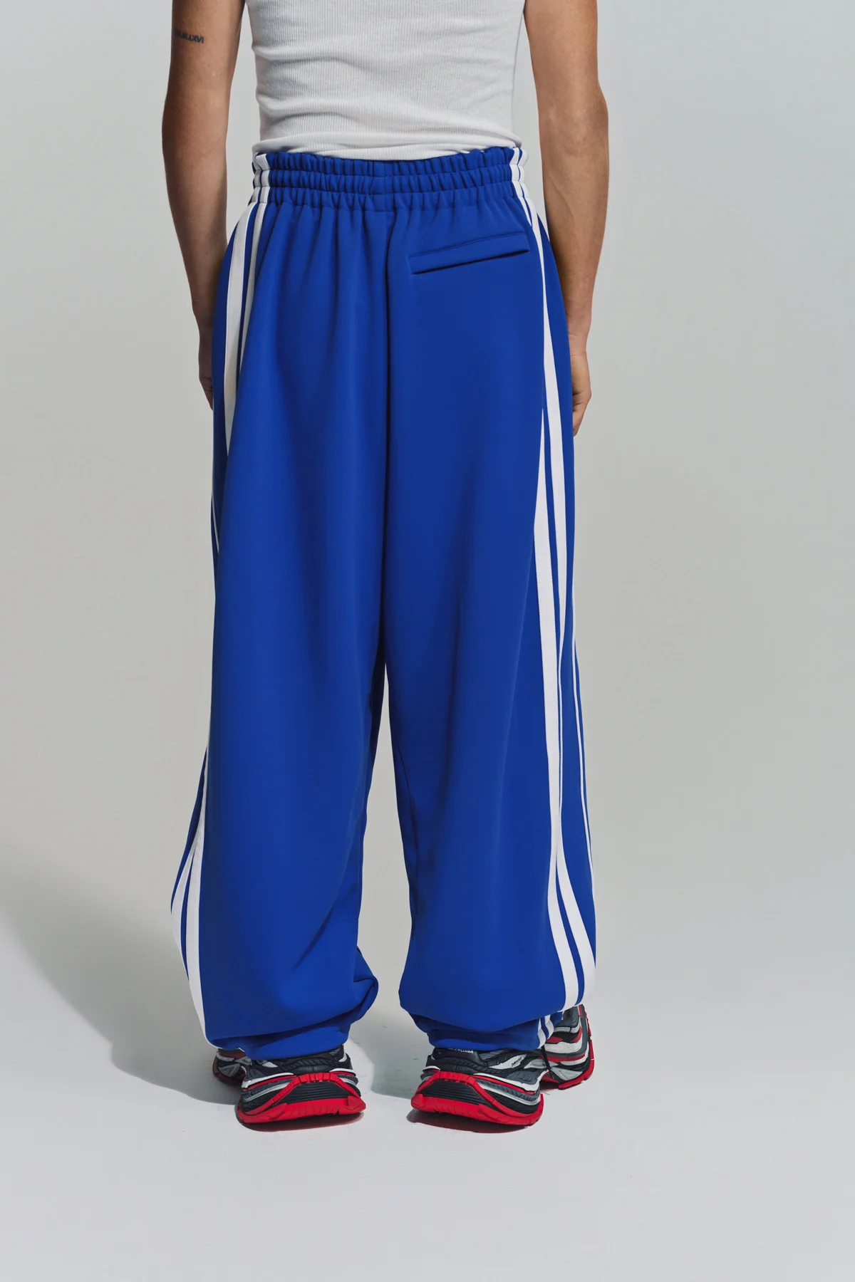VETEMENTS | OVAL LOGO GYM PANTS - Image 4