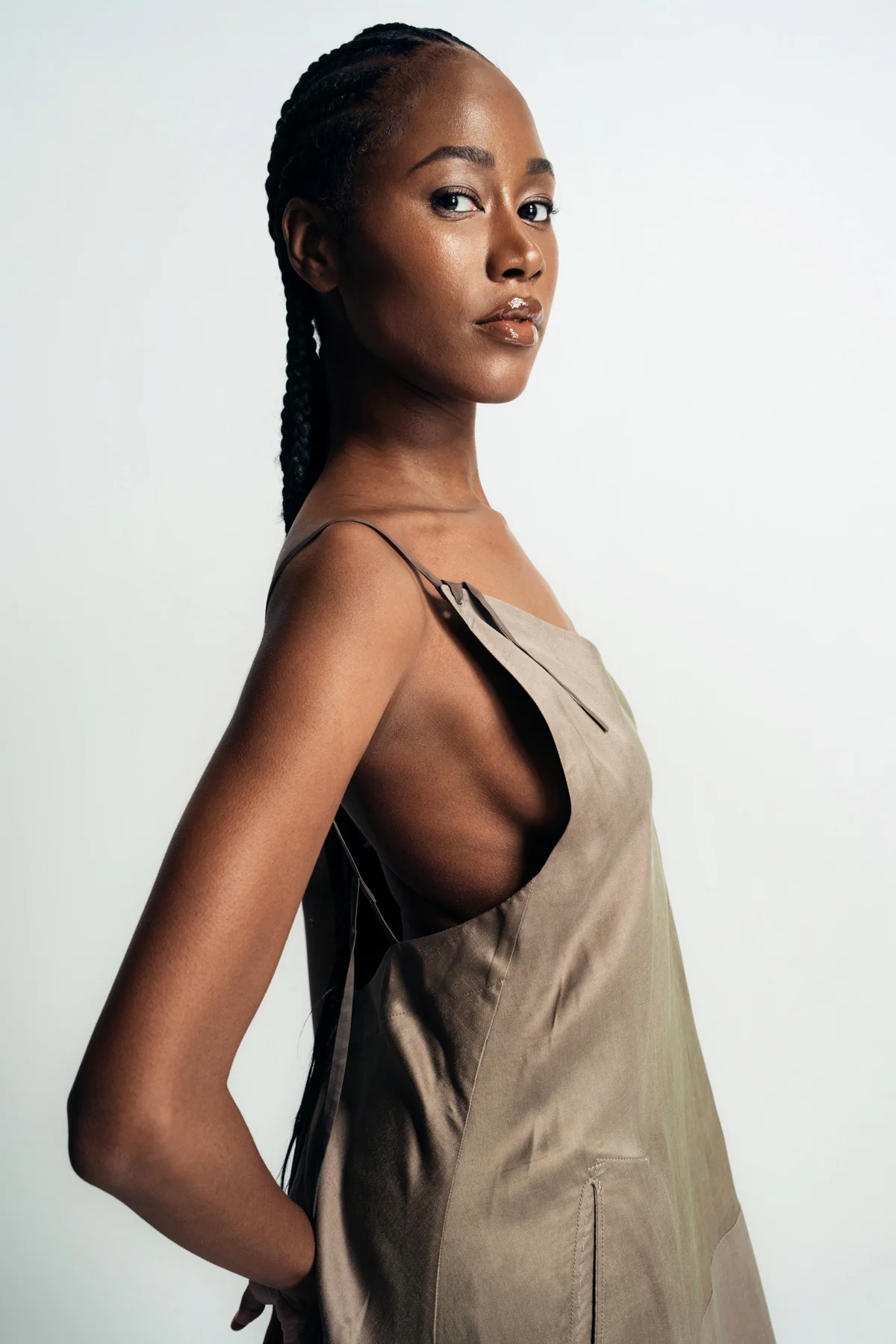 ZIGGY CHEN | V-NECK HALTER DRESS - Image 5